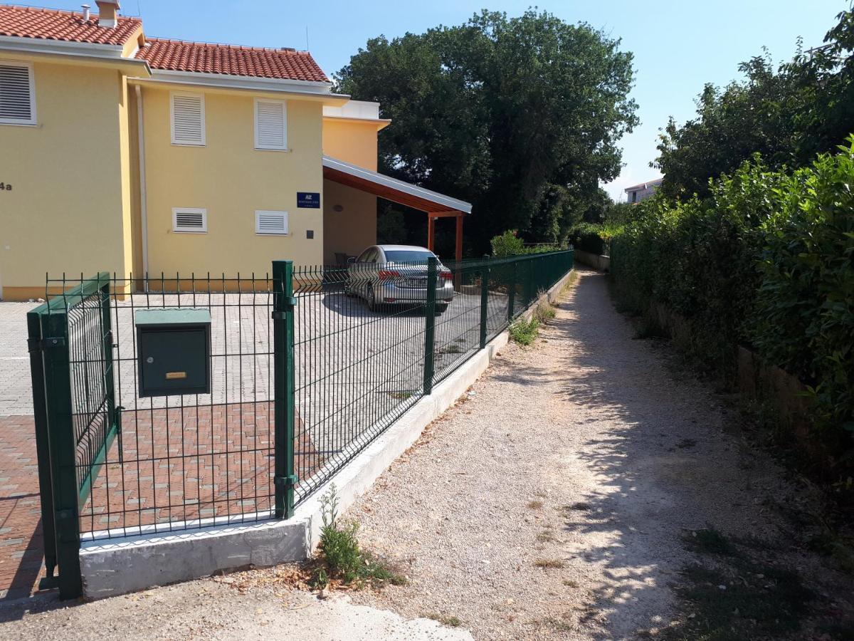 Apartment Betty Malinska Εξωτερικό φωτογραφία